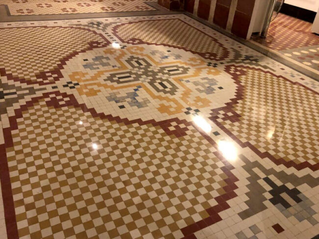 Tratamiento de suelos de mosaico en Valencia