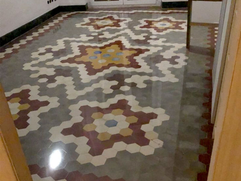 Tratamiento de suelos de mosaico en Valencia